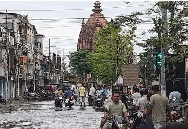 किसी भी वक्त बाढ़ की चपेट में आ सकता है शिवसागर जिला शहर