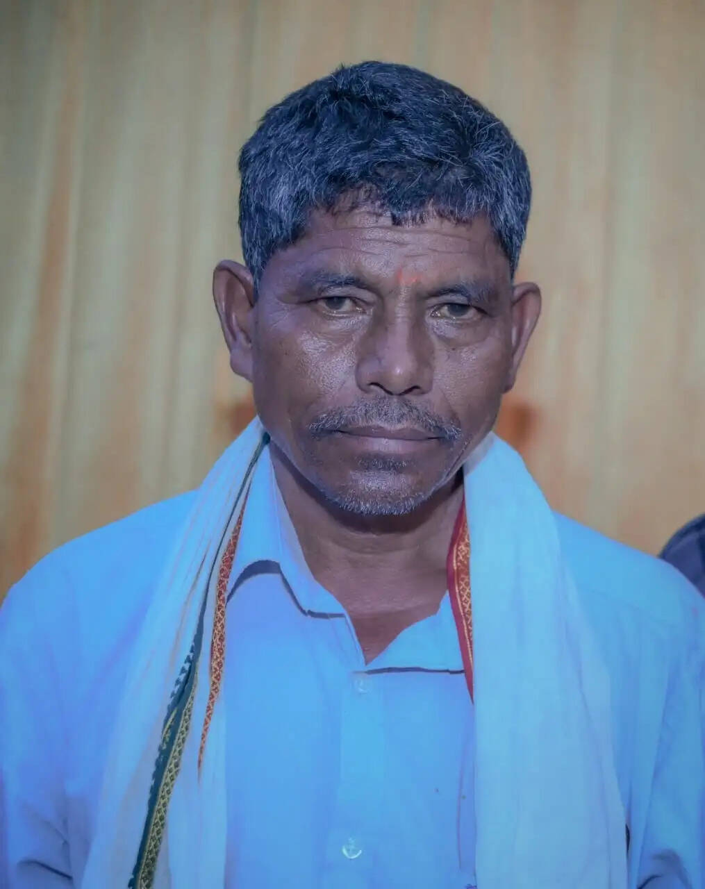 खेत में फसल लगा रहे किसान की करंट से मौत