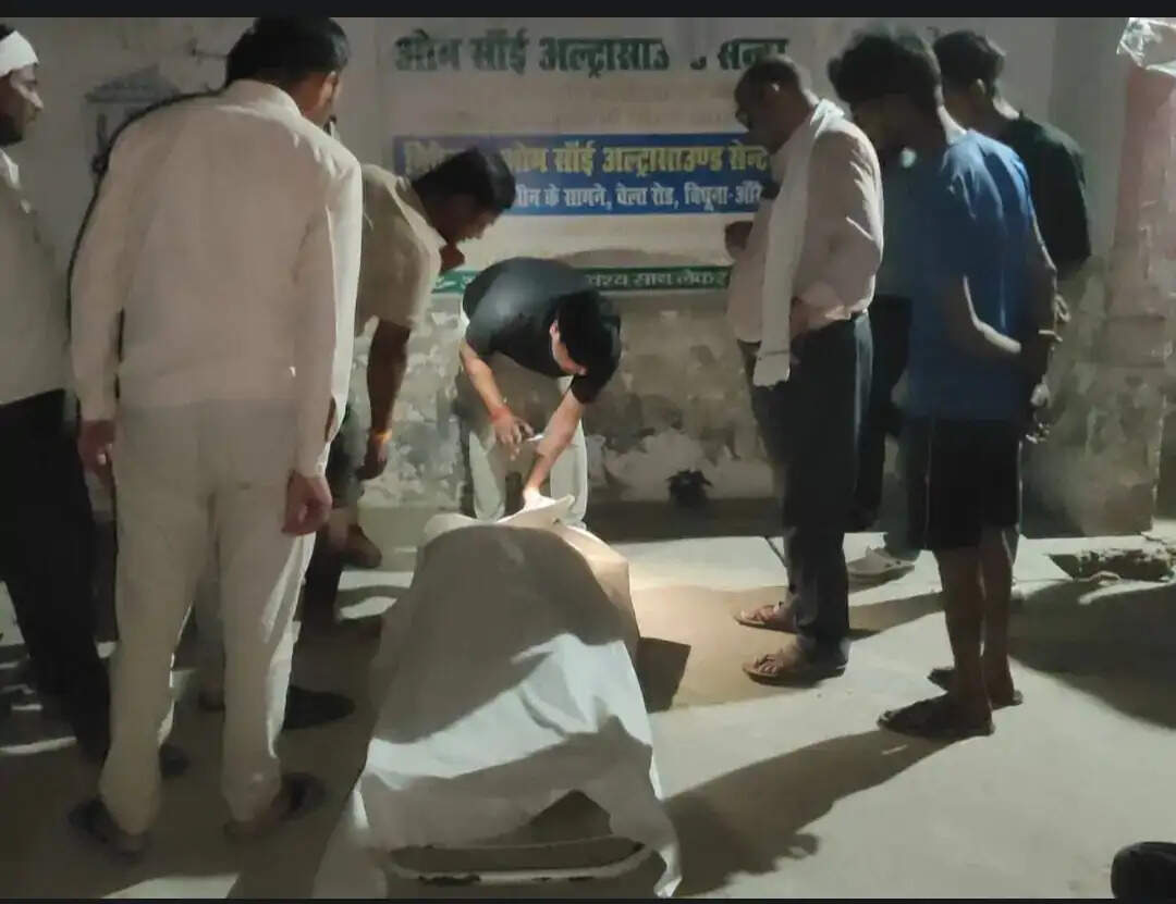 तेज रफ्तार ट्रैक्टर अनियंत्रित होकर पोल से टकराया, 40 वर्षीय व्यक्ति की मौत