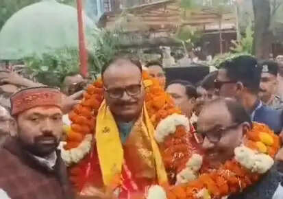 विधायक महेश त्रिवेदी हमारे परिवार के सदस्य, नवदम्पति को आशीर्वाद देने आया हूं : ब्रजेश पाठक