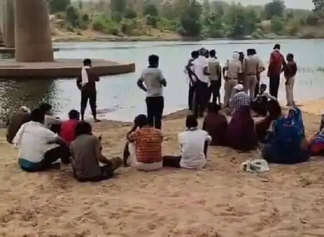 मप्र के सीधी में मैहर से पिकनिक मनाने पहुंचे चार युवक-युवतियां सोन नदी में डूबे, एक का शव बरामद