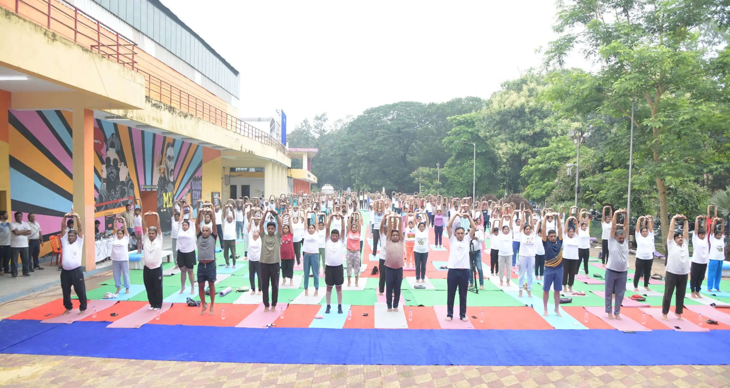खड़गपुर में भारतीय प्रौद्योगिकी संस्थान में मनाया गया 12वां अंतरराष्ट्रीय योग दिवस