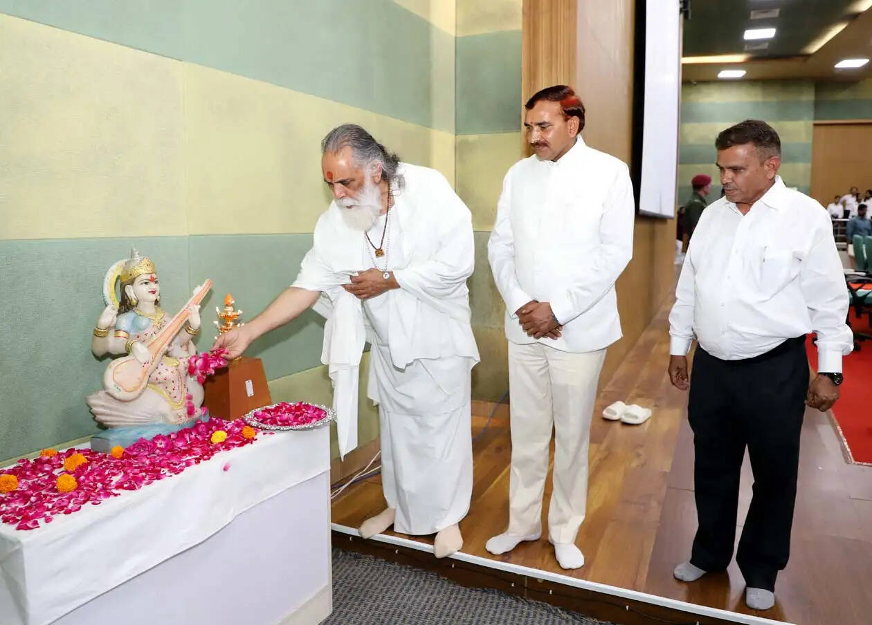 हिसार : कोई भी एक हार जीवन की अंतिम हार नहीं होती : स्वामी ज्ञानानंद