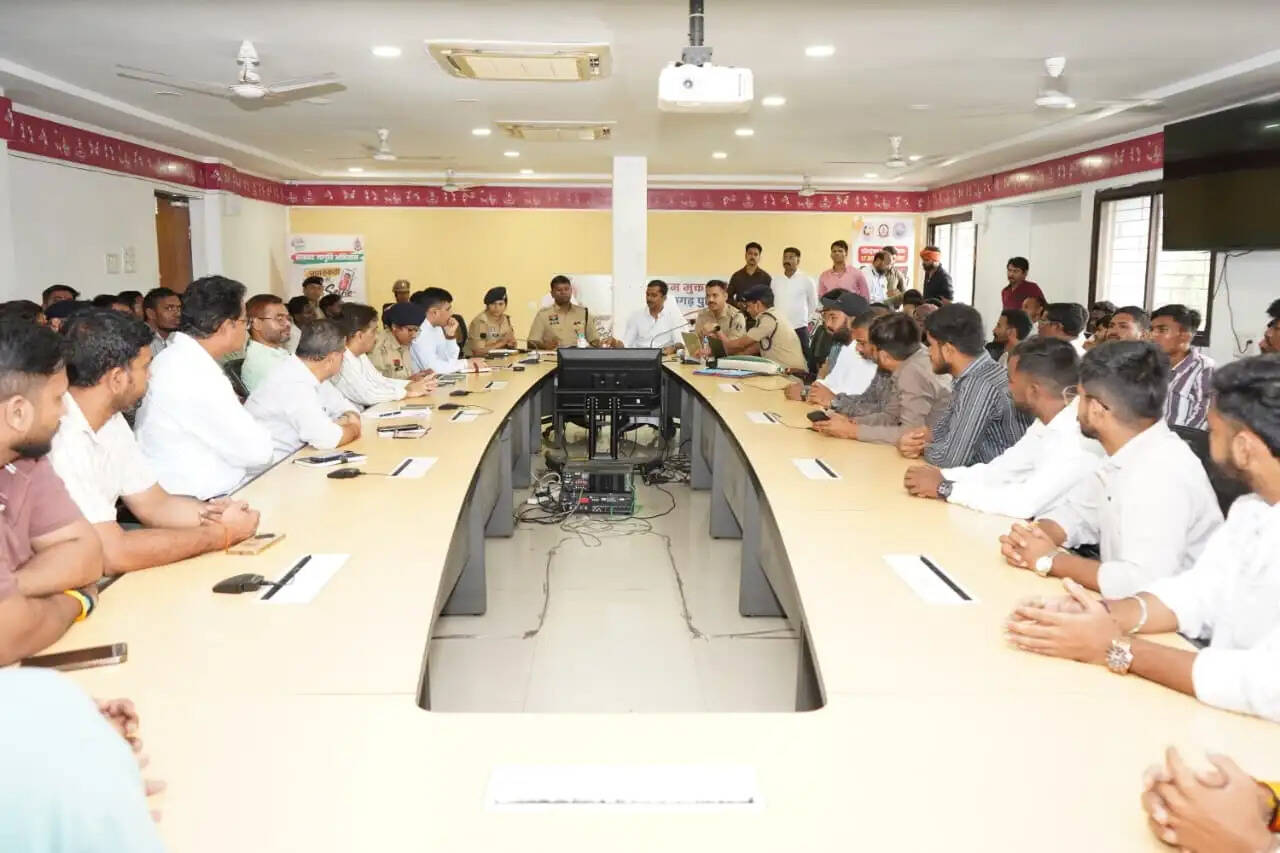 गणेश विसर्जन को लेकर पुलिस की तैयारियां तेज, झाँकी समितियों को दिए अहम निर्देश