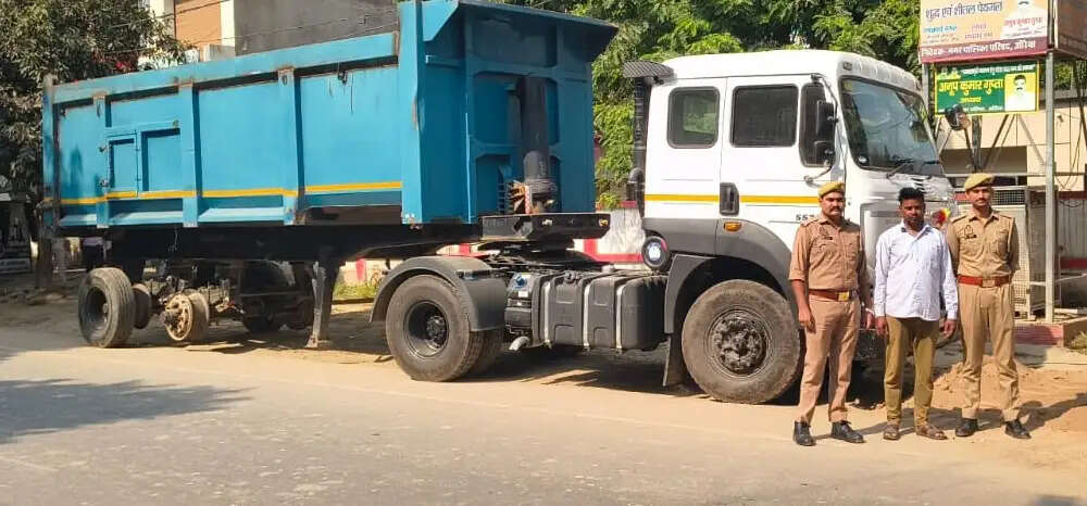 चोरी के डंपर की ट्रॉली समेत आगरा का आरोपी गिरफ्तार