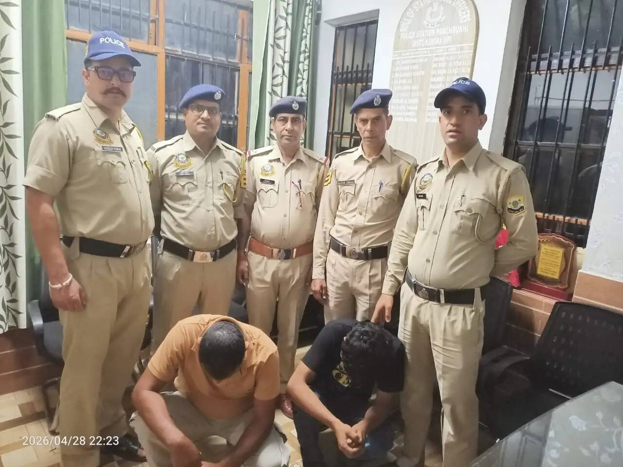 4 किलो 40 ग्राम चरस मामले में पुलिस ने दो मुख्य तस्करों को किया गिरफ्तार, आरोपियों की संख्या हुई चार