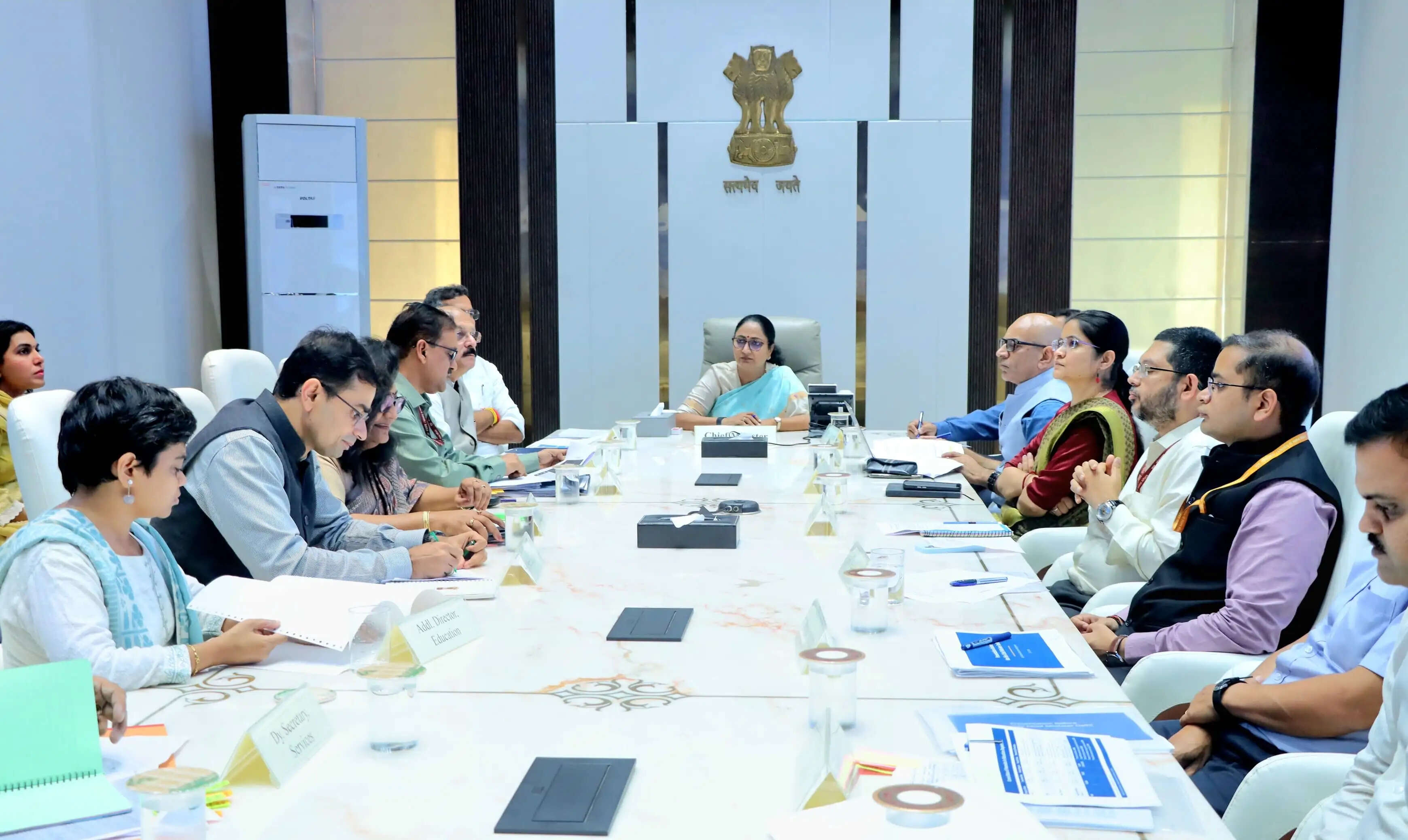 मुख्यमंत्री ने की नियुक्तियों और भर्ती प्रक्रिया की समीक्षा