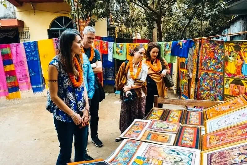 पिंगला में फिर सजने लगी पौराणिक कथाओं की रंगीन दुनिया, कपड़ों से गहनों तक पहुंची पाटचित्र कला