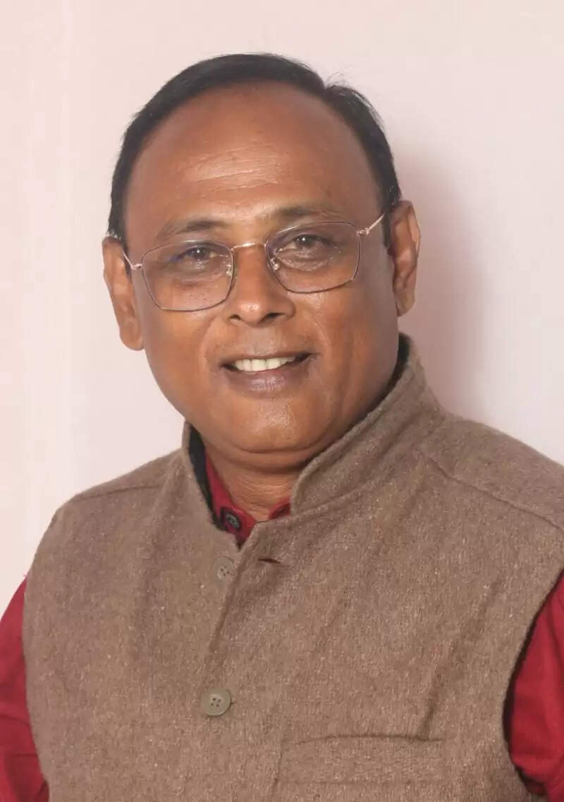 पेयजल का बढ़ता कारोबार : संकट, लापरवाही और भविष्य की चेतावनी