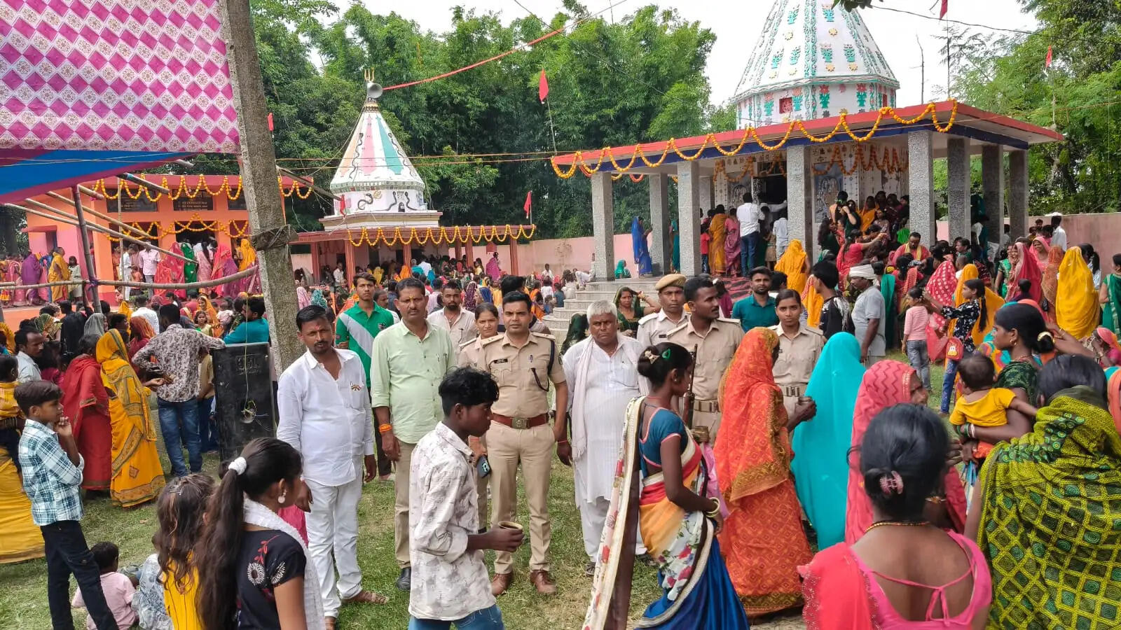 कैलाशपुरी मेले में उमड़ा श्रद्धालुओं का सैलाब