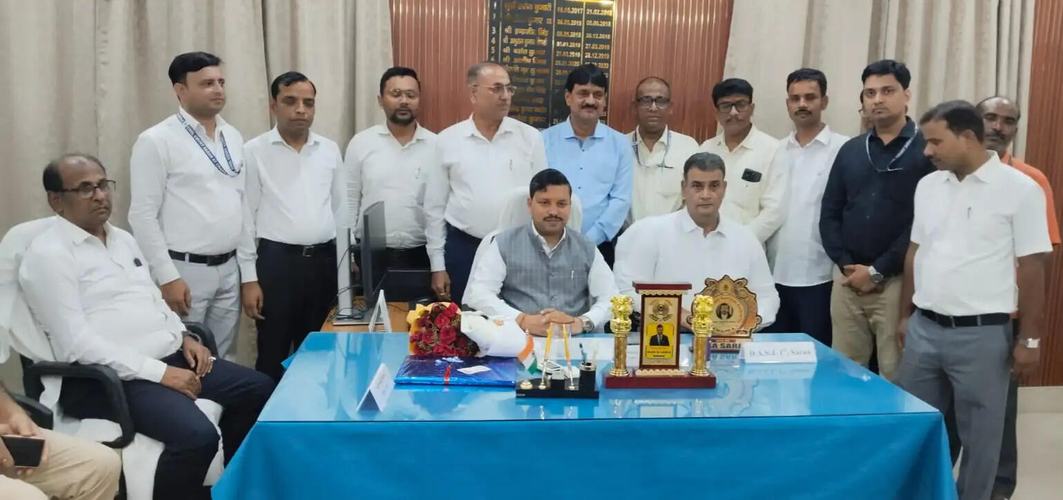 सारण न्यायमंडल ने प्रधान जिला एवं सत्र न्यायाधीश काे दी भव्य विदाई
