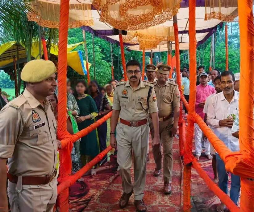 देवरिया : सावन के पहले सोमवार पर शिवालयों में उमड़ा आस्था का सैलाब, श्रद्धालु कर रहें जलाभिषेक