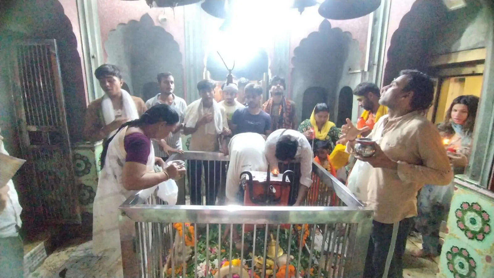 मुरादाबाद : बम भोले के जयकारों से गूंजे शिवालय