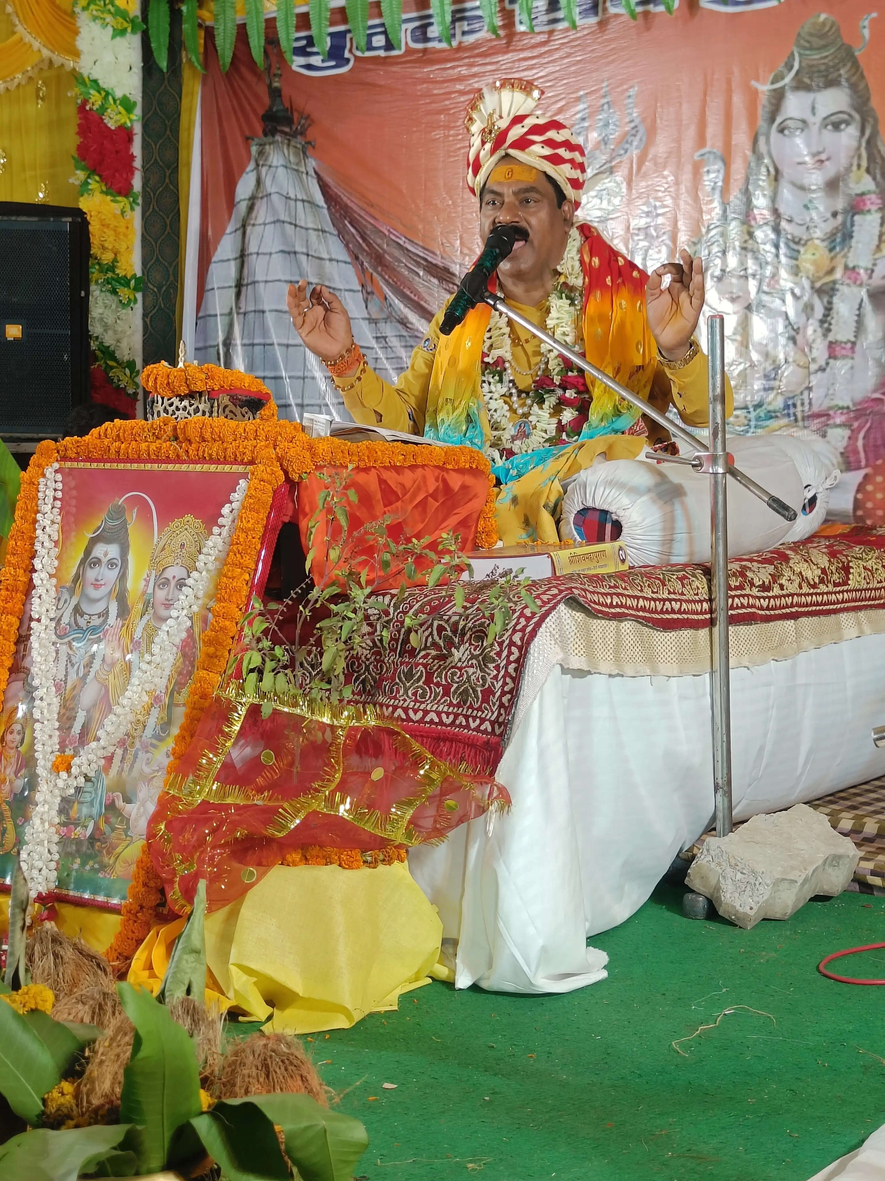 सत्संग से जीवन में आता है ज्ञान और भक्ति का प्रकाश : आचार्य राजकुमार