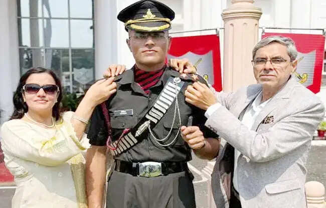 सोनीपत: सीडीएस परीक्षा पास कर परिक्षित कुंडू बने सेना अधिकारी