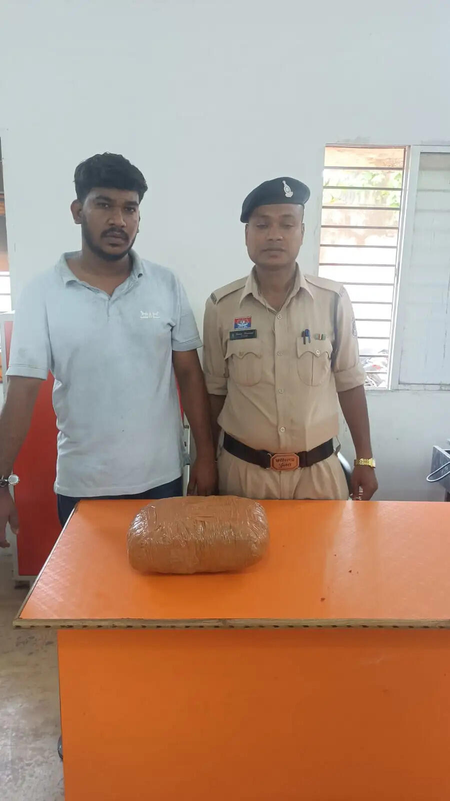 रायपुर में सूखे नशे के खिलाफ पुलिस की कार्रवाई, 4.067 किलो गांजा और 130 नशीली टैबलेट जब्त