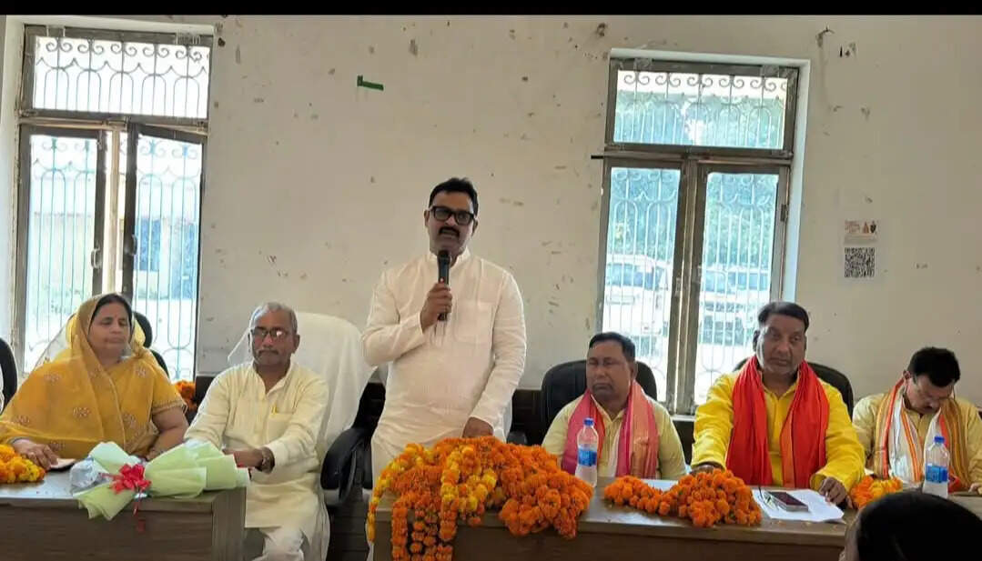 मुख्यमंत्री योगी के देवरिया आगमन के मद्देनजर भाजपा की बैठक आयाेजित
