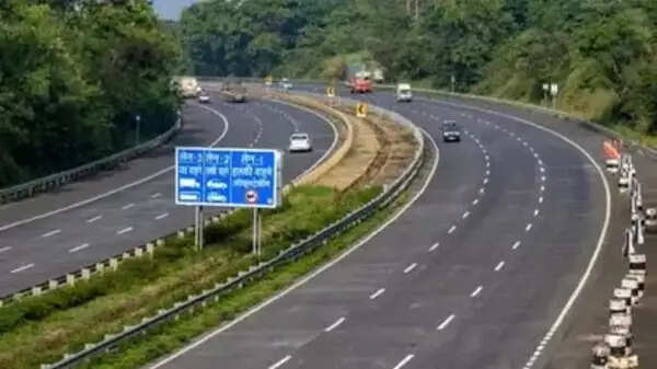 मुरैना: राष्ट्रीय राजमार्ग 44 पर सड़क हादसा, 3 दोस्तों की मौत