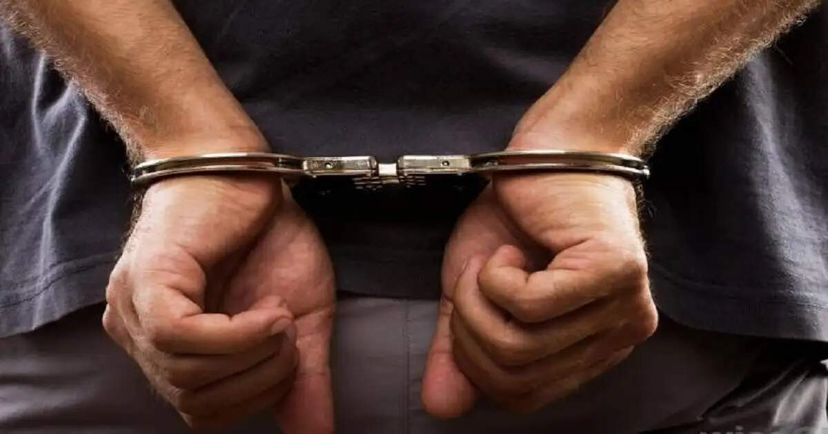 डानकुनी टोल प्लाजा से कुख्यात अपराधी 'मिनी फिरोज' और उसका सहयोगी गिरफ्तार