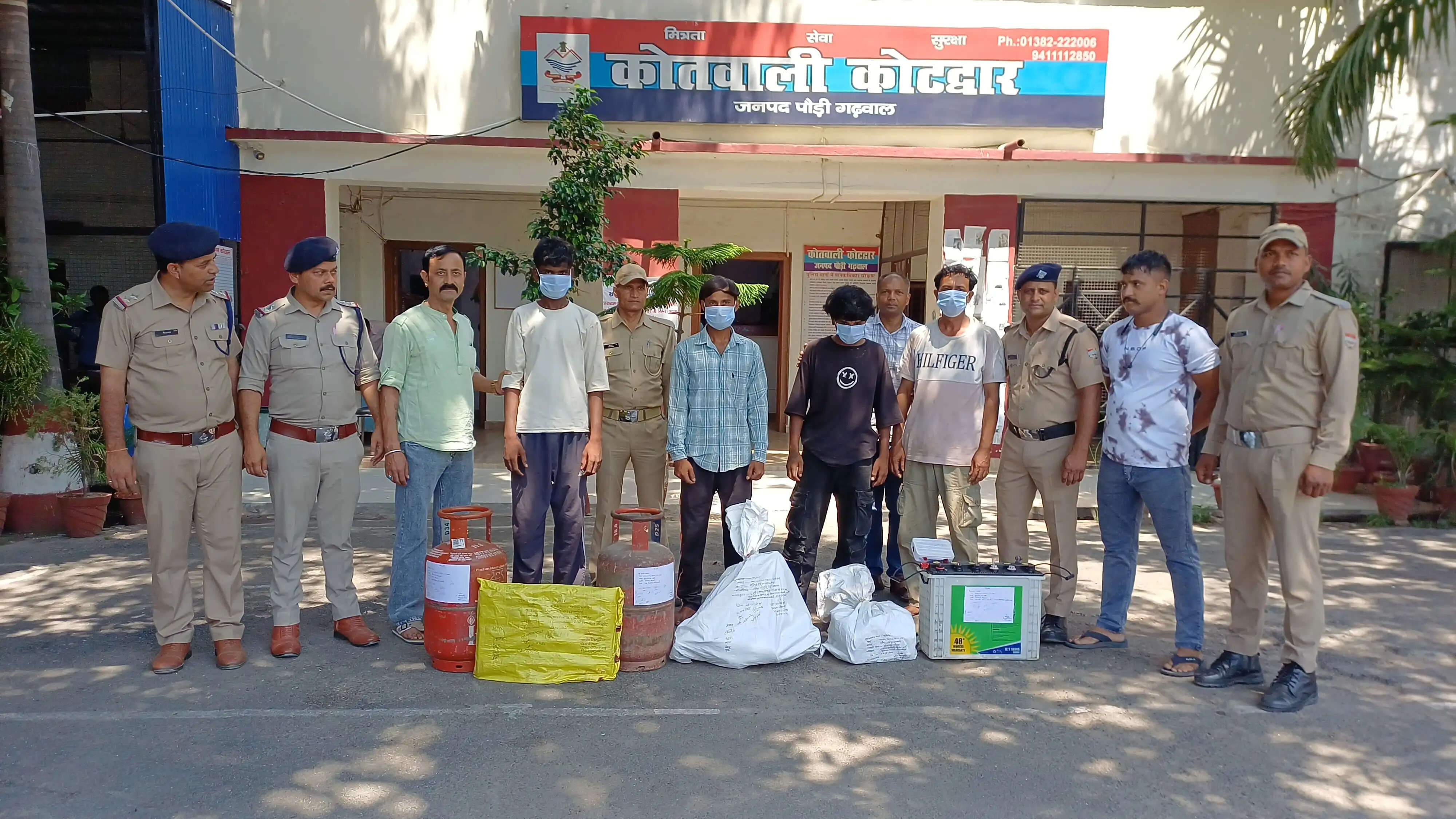 कोटद्वार में हुई चोरियों का पुलिस ने किया खुलासा, चार गिरफ्तार