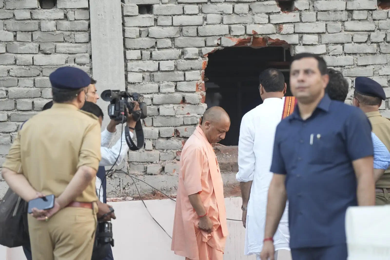 (लीड) लखनऊ की कोचिंग सेंटर में लगी आग से 14 लोगों की मौत, बढ़ सकता है आकड़ा