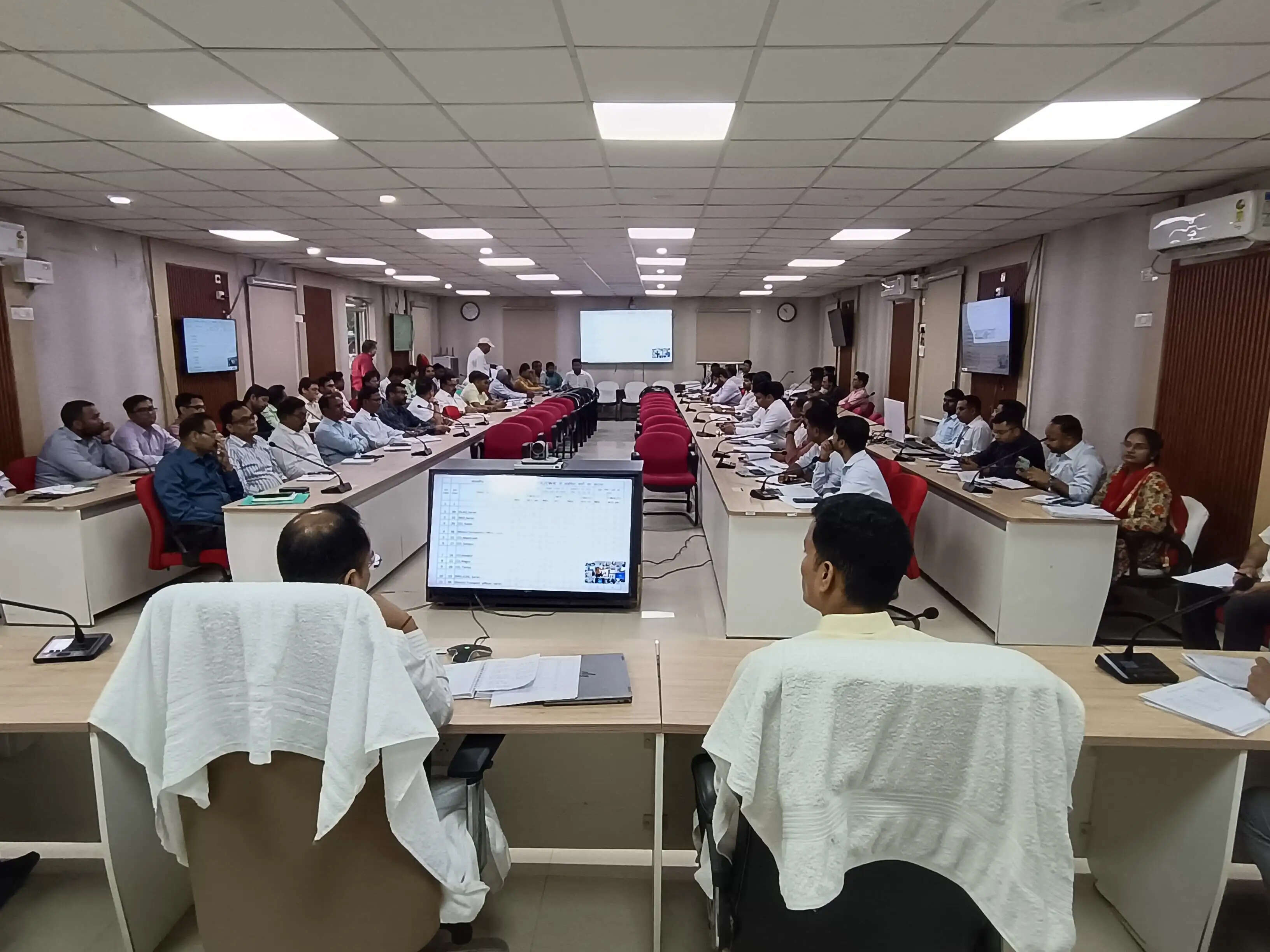 सारण में निजी स्कूलों के शिक्षा माफियाओं पर नकेल कसने की तैयारी