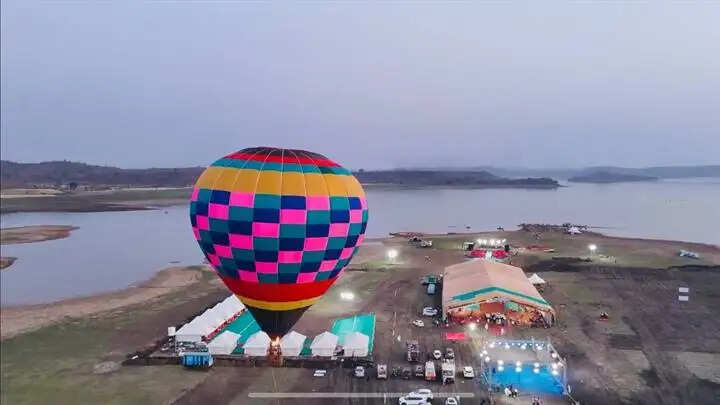 मंडलाः झील महोत्सव में साहसिक खेलों में शामिल होने वालों को अब चाय-नाश्ता भी निःशुल्क मिलेगा