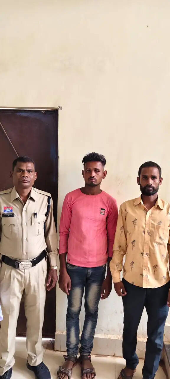 पुरानी रंजिश में घर में घुसकर मारपीट, दो आरोपित गिरफ्तार