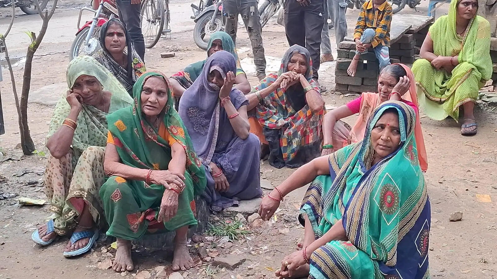 दुकान के सामने सो रहे व्यक्ति की ठोस वस्तु से मारकर हत्या