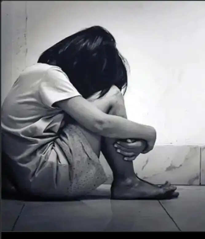 देवरिया में बच्ची के साथ अश्लील हरकत करने पर केस दर्ज, आरोपित की तलाश तेज