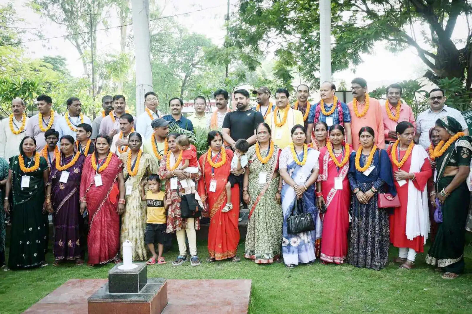 कोरबा : 35 तीर्थयात्रियों का दल श्रीरामलला दर्शन हेतु अयोध्याधाम के लिए रवाना