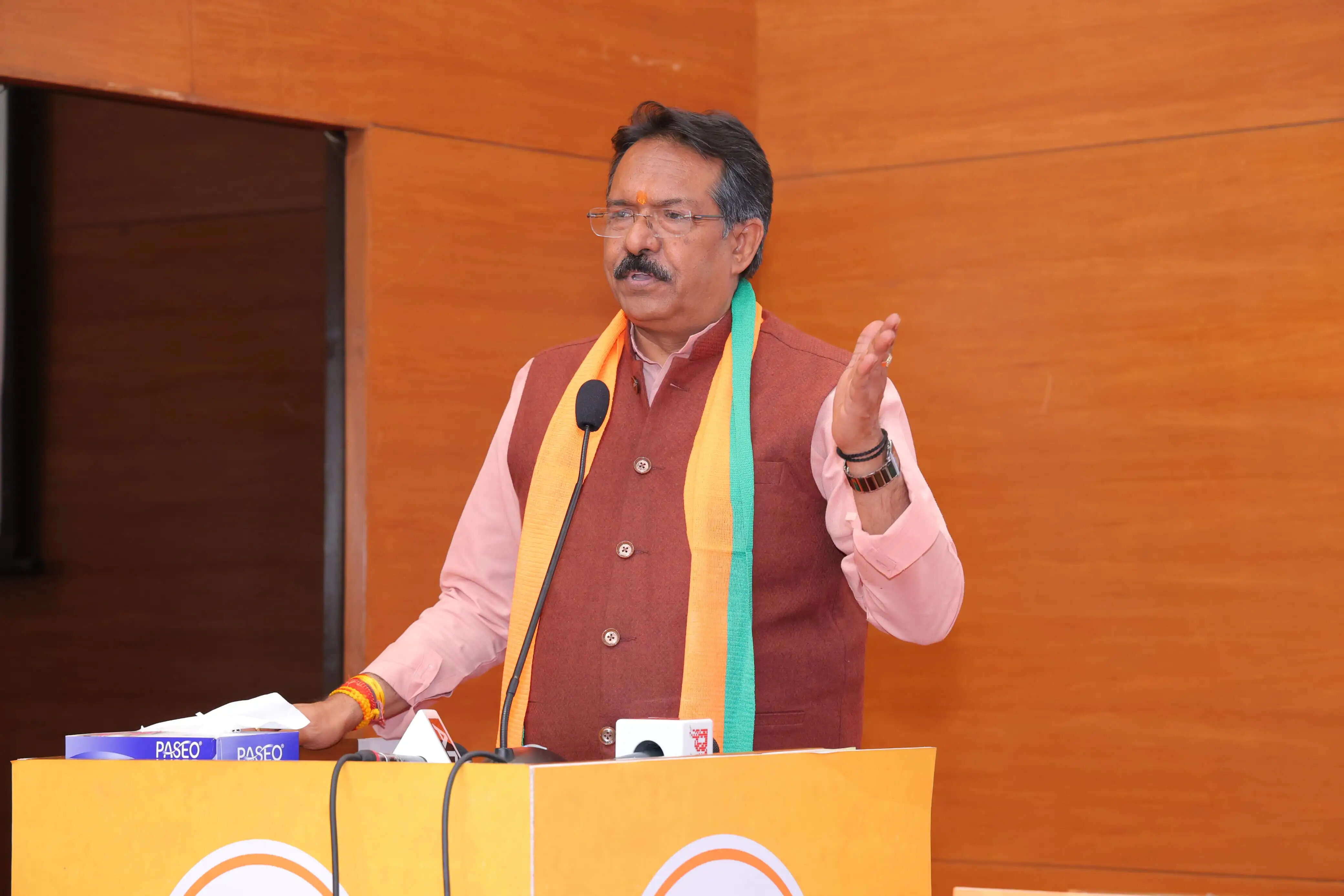 हर्ष मल्होत्रा ने दिल्ली सरकार के झुग्गी बस्तियों को पुनर्वास का लाभ देने की घोषणा का किया स्वागत