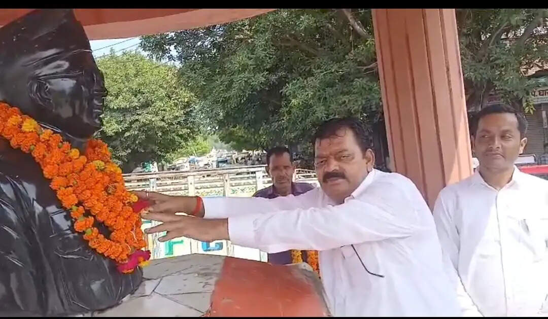 12 अगस्त 1942 को औरैया के क्रांतिकारियों ने तहसील पर फहराया था तिरंगा, छह शहीदों को दी गई श्रद्धांजलि