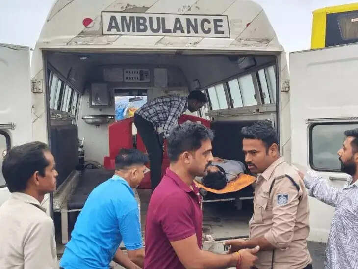 खरगोन में राष्ट्रीय राजमार्ग पर ट्राले ने बाइक सवारों को कुचला, युवती की मौत, युवक घायल