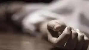 इंदौर: सफाई के दौरान दूसरी मंजिल से गिरी महिला की मौत, परिजनों ने जताई हत्या की आशंका