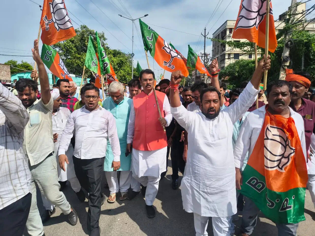 पटना में भाजपा-कांग्रेस कार्यकर्ताओं के बीच झड़प, कई घायल