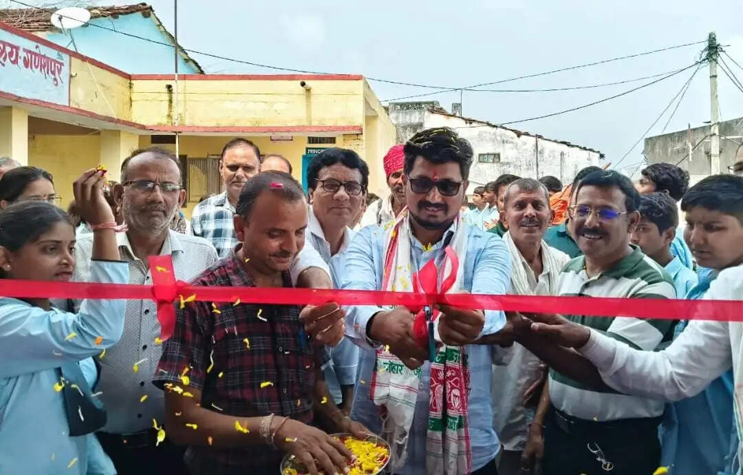 गणेशपुर स्कूल में विधायक मद से बने डॉम का लोकार्पण, विद्यार्थियों को मोबाइल से दूरी की सलाह