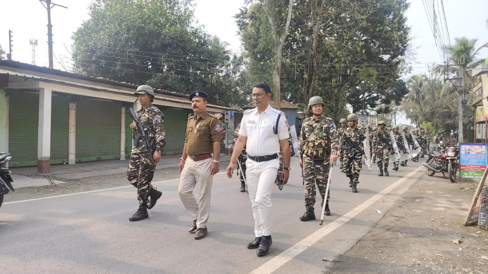 जलपाईगुड़ी के राजगंज ब्लॉक में केंद्रीय बलों ने किया रूट मार्च