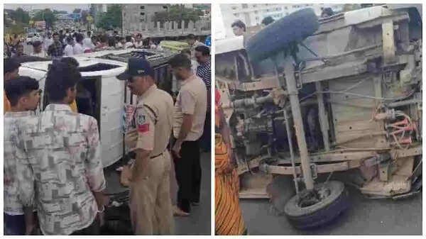 छिंदवाड़ा&nbsp;में&nbsp;खजरी रोड ओवरब्रिज पर पलटा स्कूल वाहन, 5 छात्र घायल,&nbsp;एक&nbsp;की हालत गंभीर