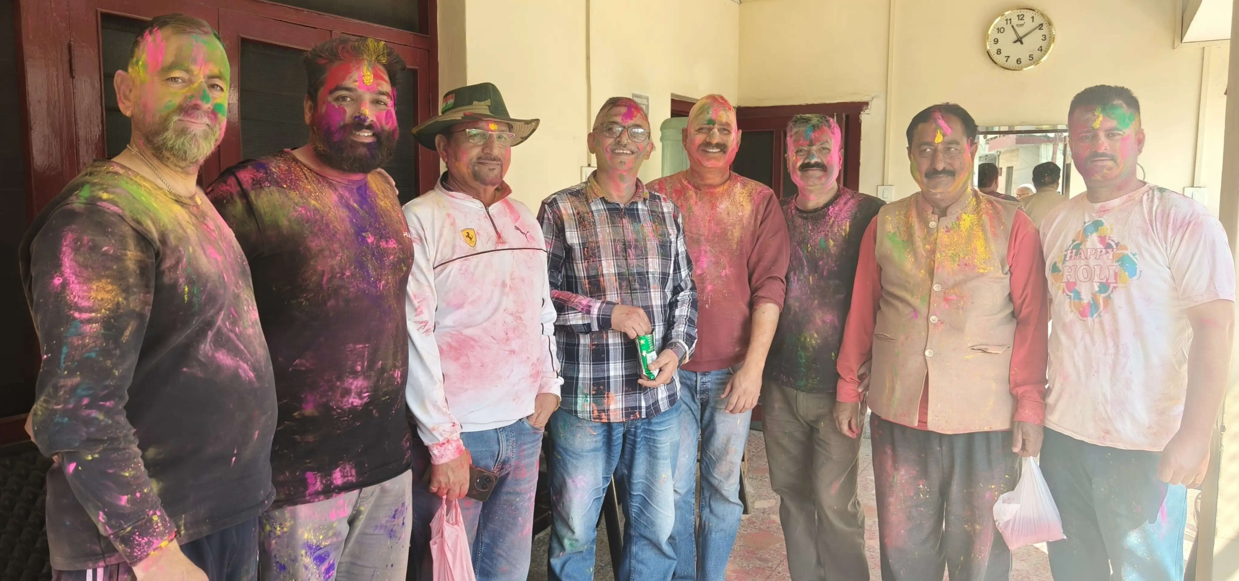 विधायक अजय सोलंकी ने आम जनता के साथ मनाई होली,शहर में विभिन्न स्थानों पर चला नाटियों का भी दौर