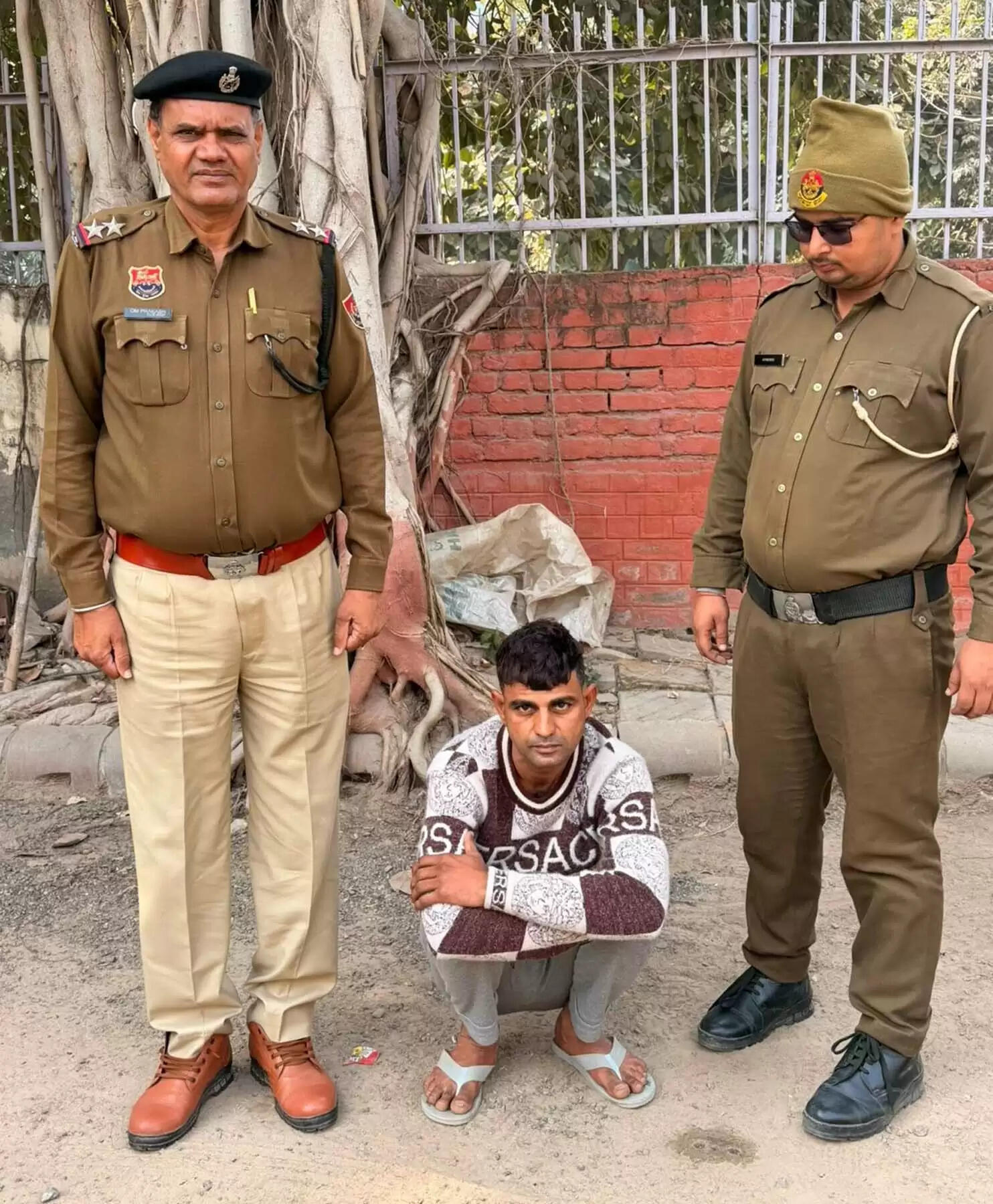 गुरुग्राम: टोल टैक्स बचाने को बना फर्जी पुलिस अधिकारी दबोचा