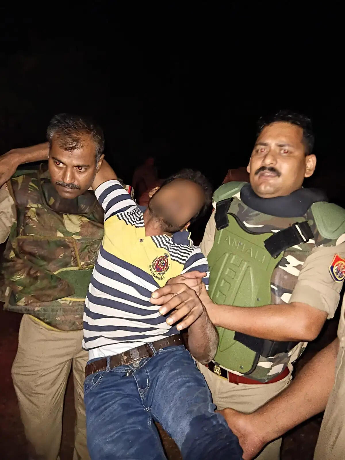 पुलिस मुठभेड़ में हिस्ट्रीशीटर बदमाश के पैर में लगी गोली,गिरफ्तार