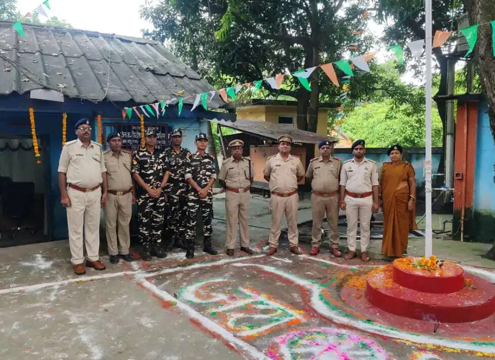 वीरपुर में उत्साह के साथ मनाया गया स्वतंत्रता दिवस, एसडीएम ने फहराया राष्ट्रीय ध्वज