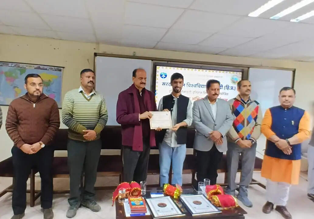 इतिहास हमें अपनी जड़ों से जोड़ता है और भविष्य के लिए दिशा प्रदान करता है : आचार्य ललित कुमार अवस्थी