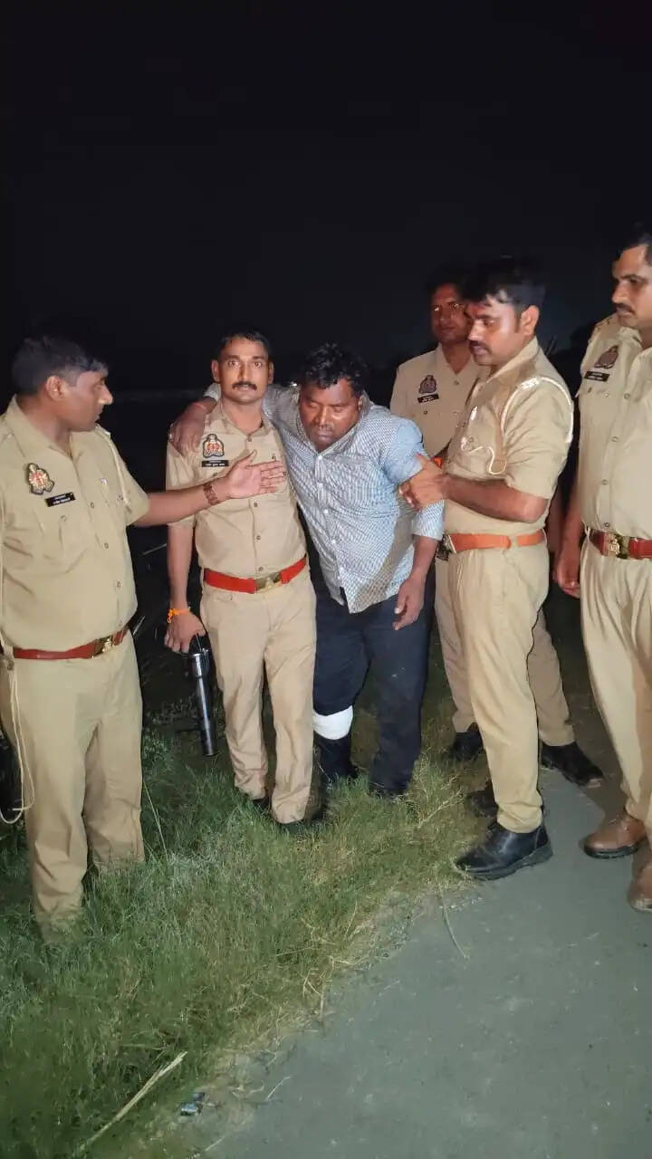 बलिया में पुलिस के साथ मुठभेड़ में बिहार के दो बदमाश गिरफ्तार
