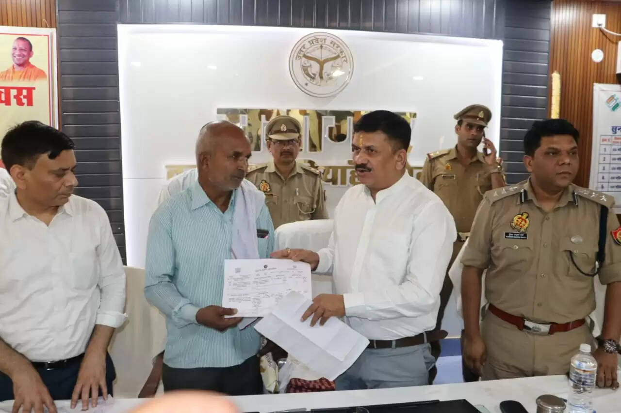 संपूर्ण समाधान दिवस में 138 शिकायतें, 12शिकायताें का माैके पर निस्तारण