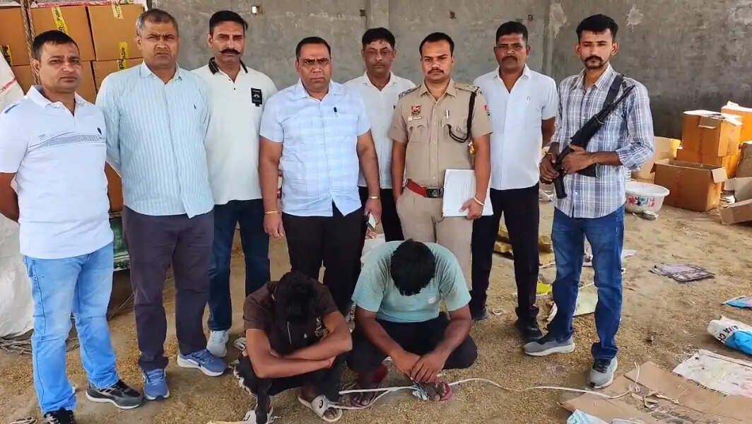 कैथल: गांव बाता में अवैध पटाखा फैक्ट्री पर छापा, दो आरोपी गिरफ्तार