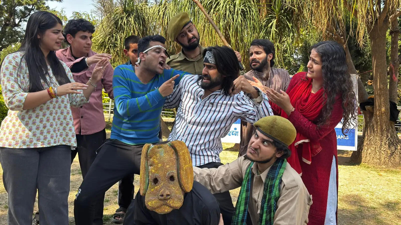 नटरंग के ‘संडे थिएटर’ में मंचित हुआ व्यंग्यात्मक हिंदी नाटक ‘गिरगिट’