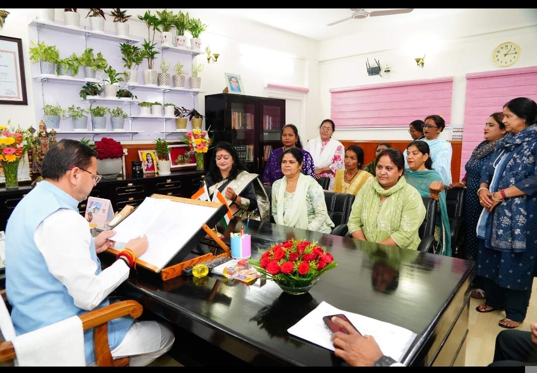 आंगनबाड़ी कर्मियों की हड़ताल टली, मानदेय बढ़ोतरी पर सरकार का आश्वासन