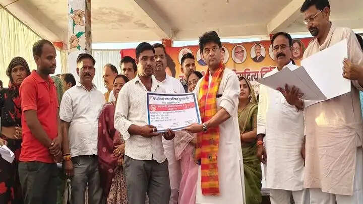 क्षेत्र के नागरिकों की समस्या का समाधान करना जनसुनवाई कार्यक्रम का मुख्य उद्देश्यः ज्योतिरादित्य सिंधिया